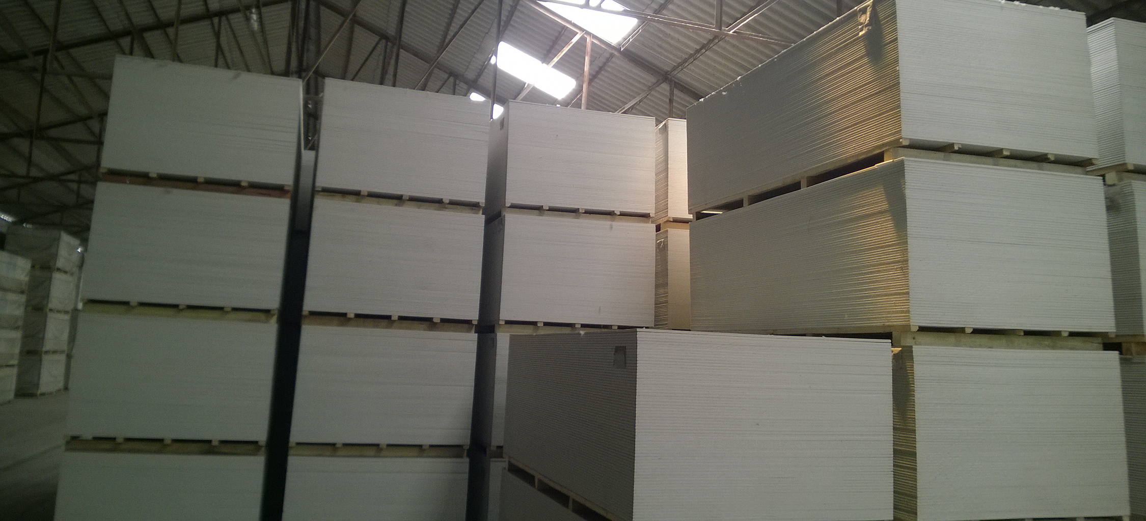 硅酸鈣隔音板倉(cāng)庫(kù)圖